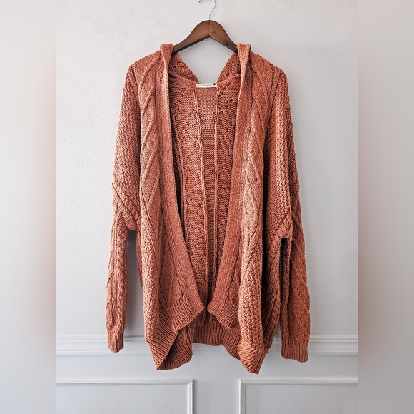 Jackson Rowe Pluto Cable Knit Cardigan - Picture 2 of 9